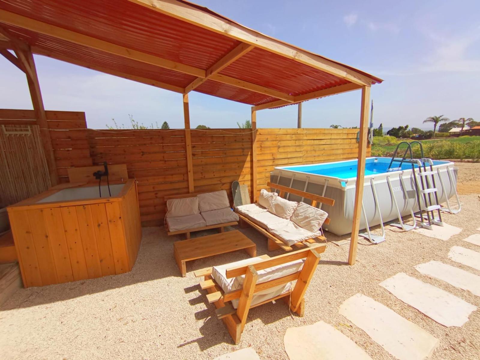 Tente de luxe Olive Dome - כיפה גיאודזית ענקית ומודרנית בין עצי הזית
